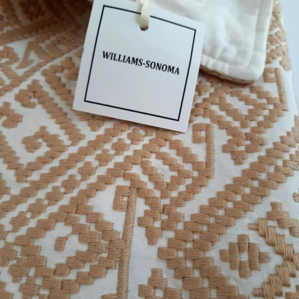 Williams Sonoma 24